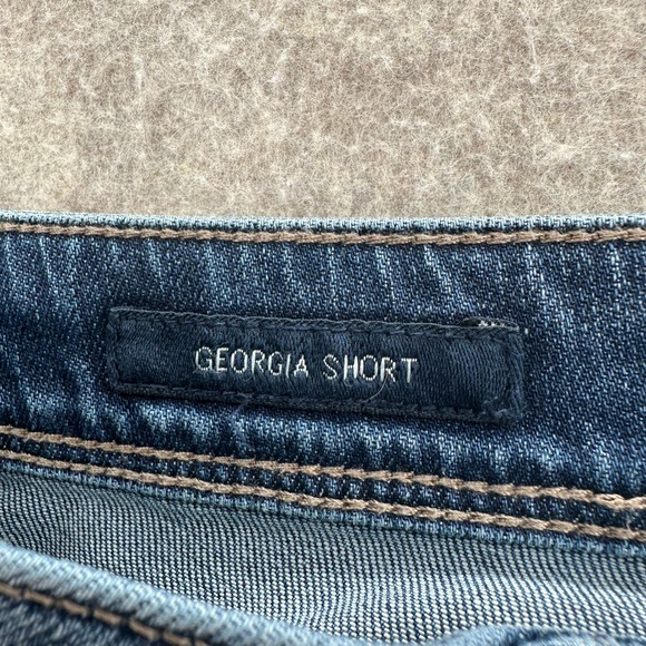 Lucky Brand Georgia Bermuda Shorts 16W Denim Blue Embroidered Frayed Hem Cutoff - Picture 4 of 9